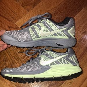 Nike Zoom 8 women’s. Barely worn. Fits 8.5 fine.